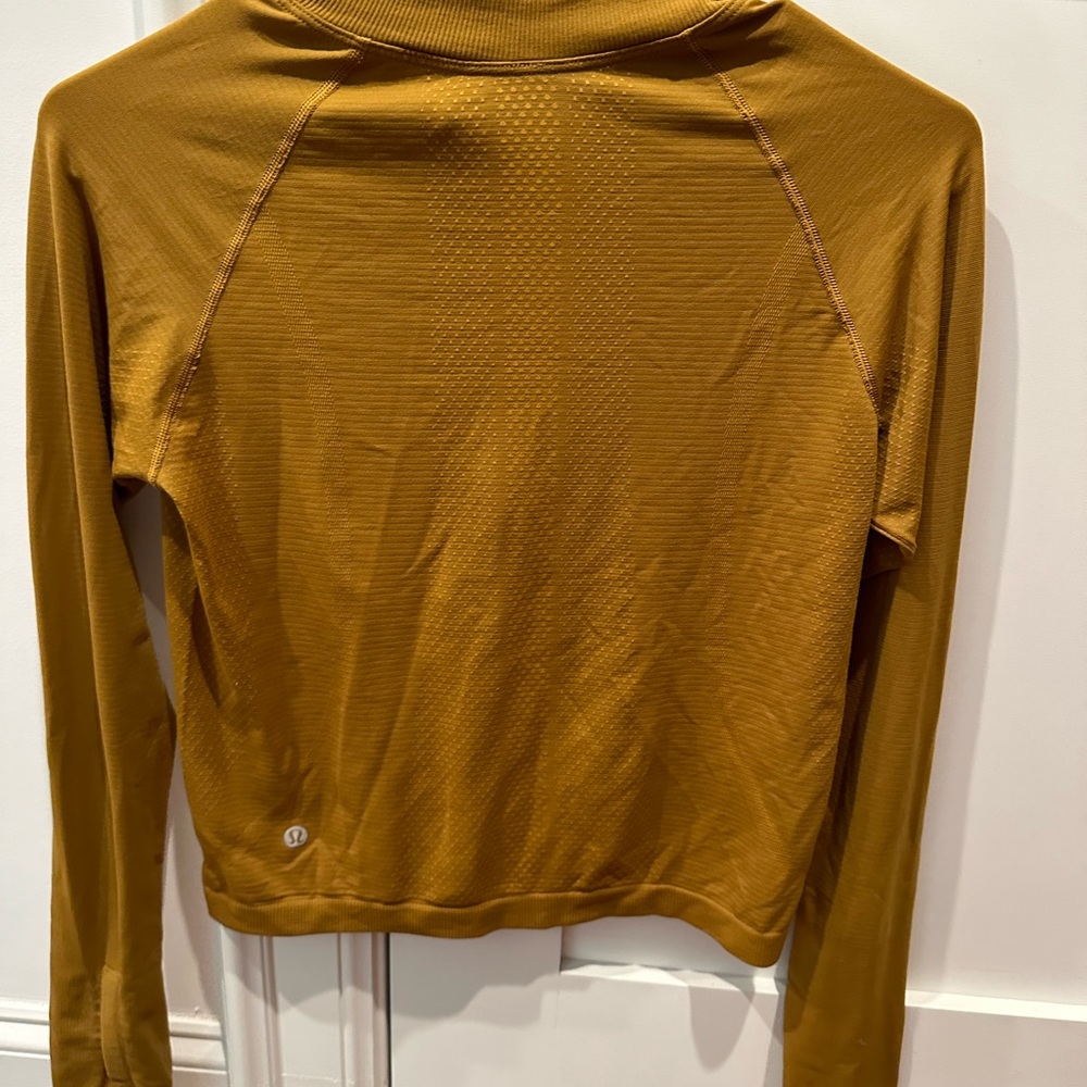 Lululemon Swiftly Tech pullover (cropped length) Size 6